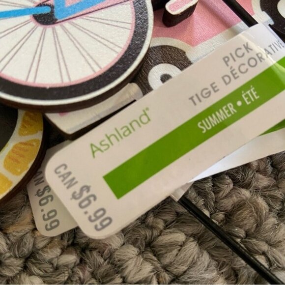 3 photo booth or decor on sticks and vase included by Ashland - Picture 4 of 4